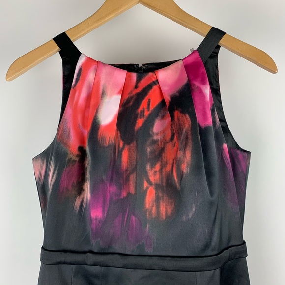 TAHARI • Sheath Dress - Picture 2 of 6